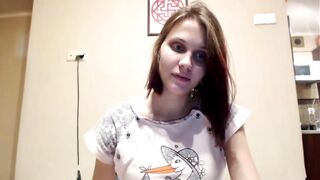 Lilly a terhes tini hölgyemény maszturbációja