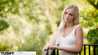Christian Clay és Karla Kush popóba tolva