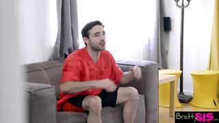 A izgató tini nőci tv nézés helyzett szopna