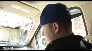 Öreg nőci fiatal krapekkal kúrel