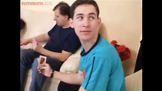 Zsuzsit a roma tini kisasszonyt partiba nyomják