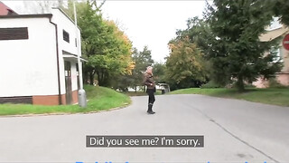 Világos Szőke tini kisasszony a raktárban baszik