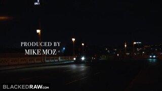 Morgan Rain szereti az óriás kárót