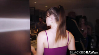 Riley Reid élvezi ha négerek kúrják