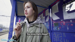 Public Agent - Fiatal hölgyemény pénzért baszik