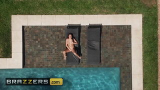 BRAZZERS - Jolee Love a hatalmas csöcsű fiatal kiscsaj