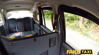 Fake Taxi - Barbie Sins popóba rakva