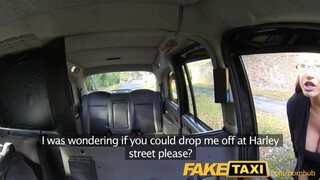 FakeTaxi - méretes cickós Milf szétbaszatja magát a Taxiban