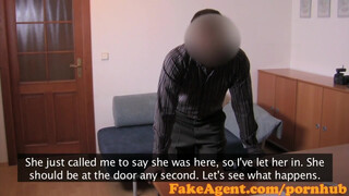 FakeAgent - picike világos szőke nőci nem nedvesedik
