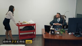 Brazzers - Ella Knox az óriás cicis kolumbiai kisasszony