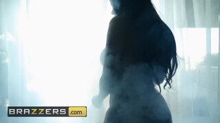 Brazzers - kerek szép seggű spiné a fürdőkádban