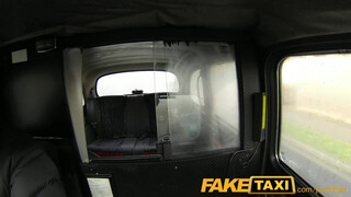 FakeTaxi - Világos Szőke hatalmas seggű spiné megbaszva