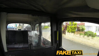 FakeTaxi - egy izgató irodista bige