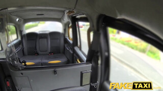 Fake Taxi - Hatalmas picsájú brazil milf análba kúrva