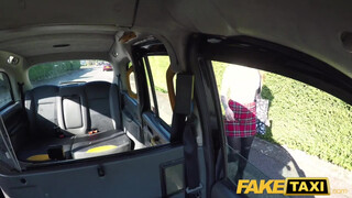 Fake Taxi - Kylie Nymphette a kurva koleszos nőci