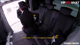 FuckedInTraffic - Jocelyne bombázó cseh nőci és a sofőr