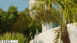 VIXEN - Ginebra Bellucci buli után egy jót kúr
