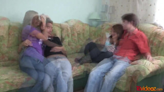 18videoz - ilyen egy igazi amatőr csoportos szex