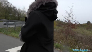 Public Agent - Kiki Minaj a brit fiatal lány