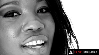 DevilsGangbangs - Mya Mays és a 4 fehér pénisz