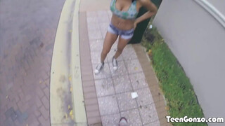 TEENGONZO - Anya Ivy a gyönyörű hatalmas didkós csoki picsa