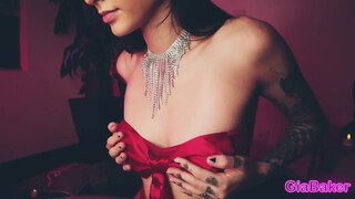 Gia Baker a tüzes brazil kiscsaj