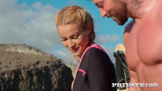 Private com - Cherry Kiss a izgató szörfös kiscsaj