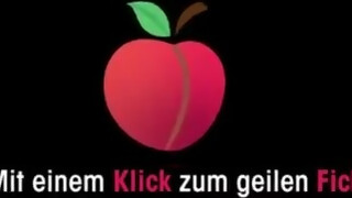 Amatőr tetovált hatalmas kannás tini kiscsaj