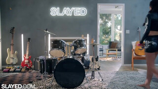 SLAYED - Aria és Alyx kinyalja egymást