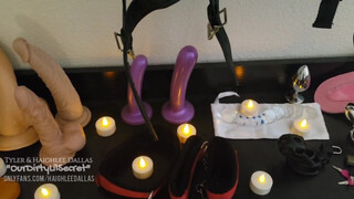 ourdirtylilsecret - Fiatal csajszi dildót szexel a pasija fenekébe