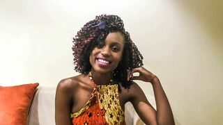 Mosolygós barna csinibaba pov castingon durván megkúrva