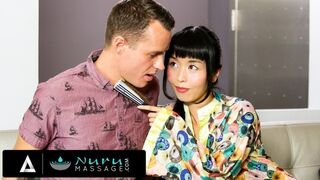 Marica Hase forró masszázsánál megtöri a méretes dákója ügyfelétől