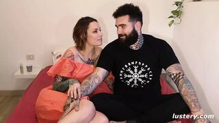 Silvia alázatos cumizása desmond pöcsén latin hőn