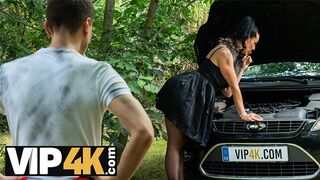 Texas Patti vadul élvezi a méretes kárót az erdőben