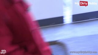 Parkolóban nyilvános baszás és spriccelős élvezet