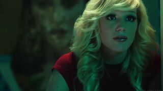 Malena Morgan finom leszbi játék kiborotvált punciakkal