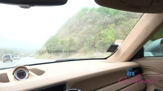 Strandrandi Nicole Luva tini csajjal és forró autós cumizás pov