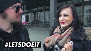 Hümerya ophelia német brúnó spiné meglepetésbaszásra kapja a méretes seggét