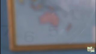 Pajkos néger kisasszony csábítja professzorát és izgatottan tárt kínálja ázsiai puncáját a farkára