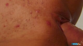 Méretes seggű vörös tini ugrál hardcore fészen mélytorok cumizás után