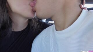 Kocsiban baszás egy bombázó csajjal, a segglyuka egyszerűen lenyűgöző!