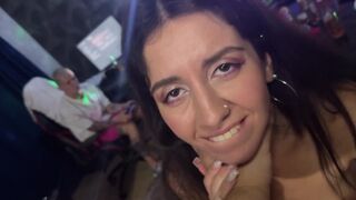 Hűtlen háziasszony párbajon kap baszást megszégyenített férje szeme láttára, punciba tömve élvezzel