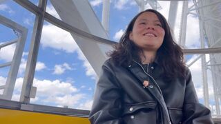 Tini latinák vad leszbi szexelése vidámparkban