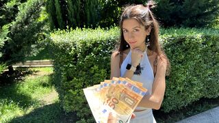 Mennyiért egyeztet be egy orosz tini nőci csoportos dugásba?