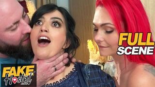 Fake Hostel dögös hármasban - Forró nevelő testvérek vad szexuális ébredése