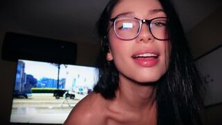 Nevelő tesóm, hagyd abba a playstationömet! most szopj le és dugjunk keményen!