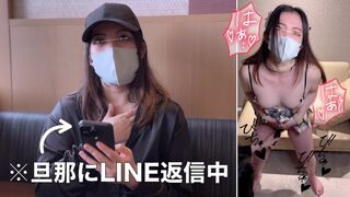 Szexy házastárs spriccel állva pov japán amatőr videón