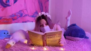 Apró tini kisasszonyt teleélvezik a tökéletes seggén