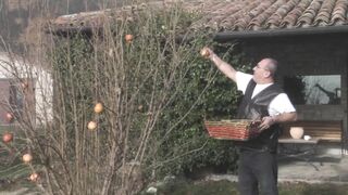 Gyönyörű világos szőke tini amatőr análba kefélve és szájba spriccelve nagy farasszal